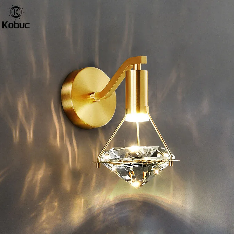 Kobuc הסגנון החדש צורת יהלום 5W LED אור הקיר נחושת במעבר קריסטל פמוט קיר מנורה 110-220v עבור חדר השינה למסדרון לסלון